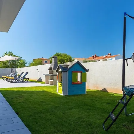 4 Bedroomstunning In *