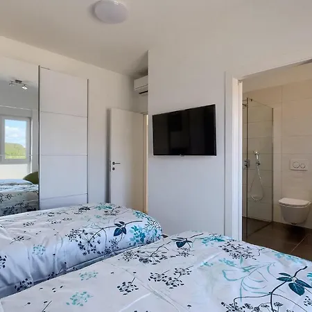 Holiday home 4 Bedroomstunning In *